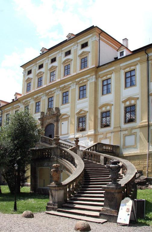 Hotel Zamek Cerveny Hradek Jirkov Exterior foto